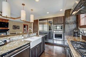 Luxury 4 Bedroom Condo on Peak 8 4 Condo