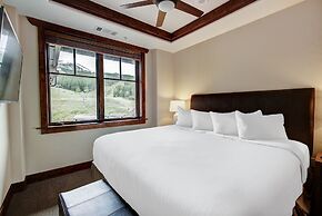 Luxury 4 Bedroom Condo on Peak 8 4 Condo