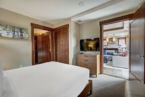 Luxury 4 Bedroom Condo on Peak 8 4 Condo