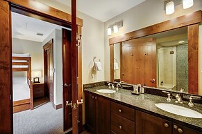 Luxury 4 Bedroom Condo on Peak 8 4 Condo