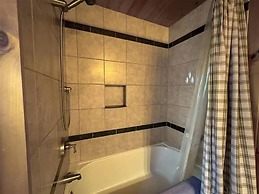 Perley Pond Lodge Limit 14 4 Bedroom Villa