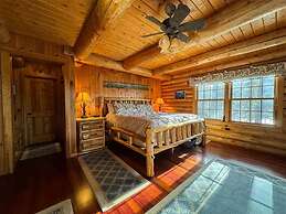 Perley Pond Lodge Limit 14 4 Bedroom Villa