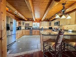 Perley Pond Lodge Limit 14 4 Bedroom Villa