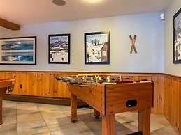 Perley Pond Lodge Limit 14 4 Bedroom Villa