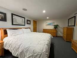 Perley Pond Lodge Limit 14 4 Bedroom Villa