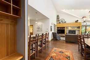 2708 Chateaux Dmont 3 Bedroom Condo