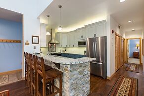 2708 Chateaux Dmont 3 Bedroom Condo