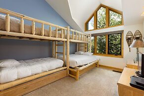 2708 Chateaux Dmont 3 Bedroom Condo