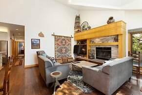 2708 Chateaux Dmont 3 Bedroom Condo