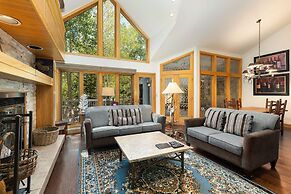 2708 Chateaux Dmont 3 Bedroom Condo