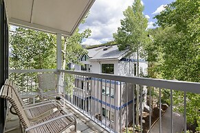 2708 Chateaux Dmont 3 Bedroom Condo