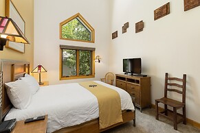 2708 Chateaux Dmont 3 Bedroom Condo