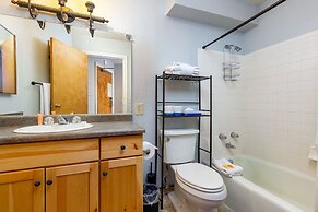 The Mall 1429 1 Bedroom Condo