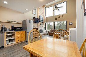 The Mall 1429 1 Bedroom Condo