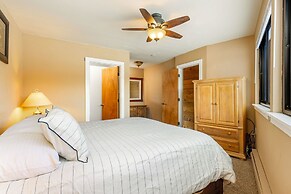 The Mall 1429 1 Bedroom Condo