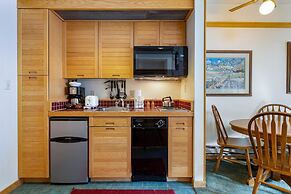 2797 Slopeside Condo