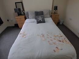 Blackpool - 2-beds - Sleeps 5 - Pet Friendly