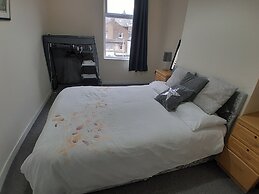 Blackpool - 2-beds - Sleeps 5 - Pet Friendly
