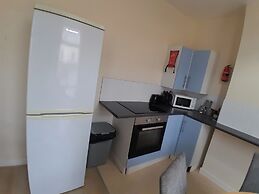 Blackpool - 2-beds - Sleeps 5 - Pet Friendly