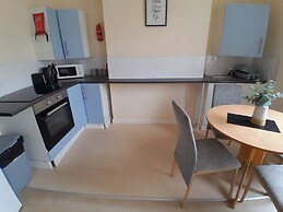 Blackpool - 2-beds - Sleeps 5 - Pet Friendly