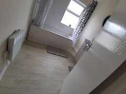 Blackpool - 2-beds - Sleeps 5 - Pet Friendly