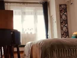 ATRIUM FENGZHU HOMESTAY