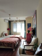 ATRIUM FENGZHU HOMESTAY