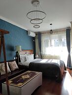 ATRIUM FENGZHU HOMESTAY