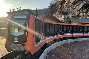 ATRIUM FENGZHU HOMESTAY