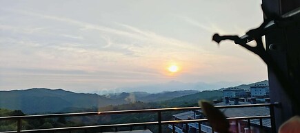 ATRIUM FENGZHU HOMESTAY