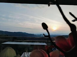 ATRIUM FENGZHU HOMESTAY