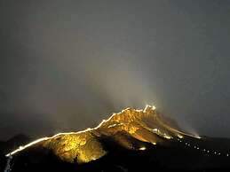 ATRIUM FENGZHU HOMESTAY