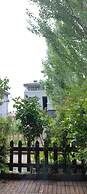 ATRIUM FENGZHU HOMESTAY