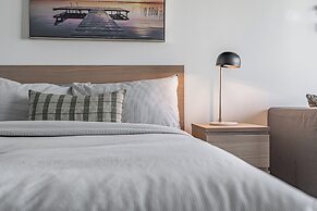 RS Suites - Eaton Centre