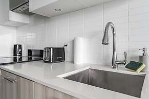 RS Suites - Eaton Centre