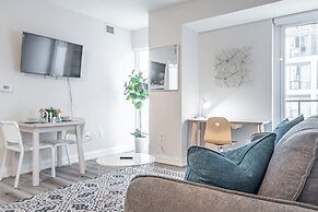 RS Suites - Eaton Centre