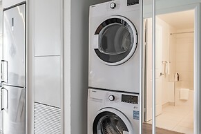 RS Suites - Eaton Centre