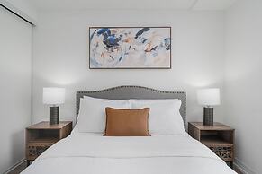 RS Suites - Eaton Centre