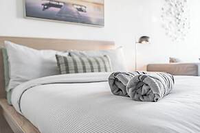 RS Suites - Eaton Centre