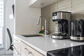 RS Suites - Eaton Centre