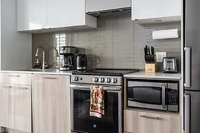 RS Suites - Eaton Centre