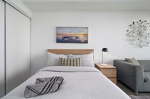 RS Suites - Eaton Centre