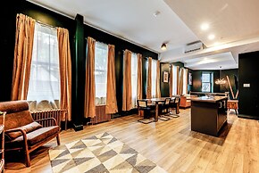 Majestic 3-Bedroom Designer Apartment