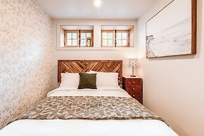 Majestic 3-Bedroom Designer Apartment