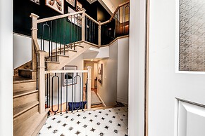 Majestic 3-Bedroom Designer Apartment