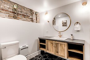 Majestic 3-Bedroom Designer Apartment