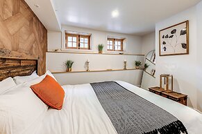 Majestic 3-Bedroom Designer Apartment