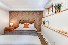 Majestic 3-Bedroom Designer Apartment