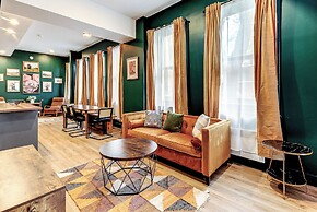 Majestic 3-Bedroom Designer Apartment