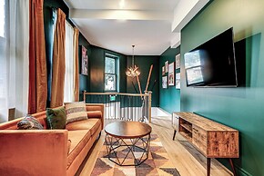 Majestic 3-Bedroom Designer Apartment